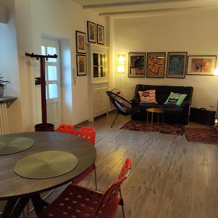 Le Melusine Apartment Vercelli Bagian luar foto